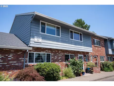 1412 NE Hogan Dr, Gresham, OR 97030