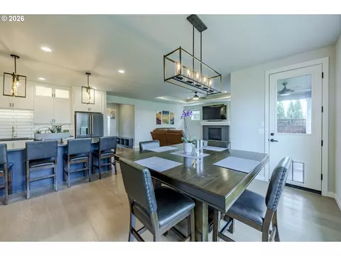 Dining - 3812 Siletz St, Eugene, OR 97408 photo 3 of 4