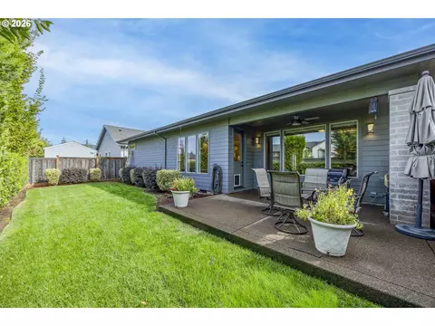 Exterior - 3812 Siletz St, Eugene, OR 97408 photo 5 of 8