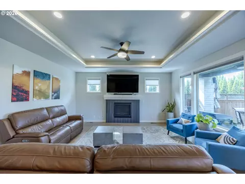 Living - 3812 Siletz St, Eugene, OR 97408 photo 2 of 5
