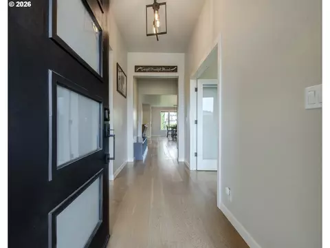 Entry Way - 3812 Siletz St, Eugene, OR 97408 photo 1 of 2