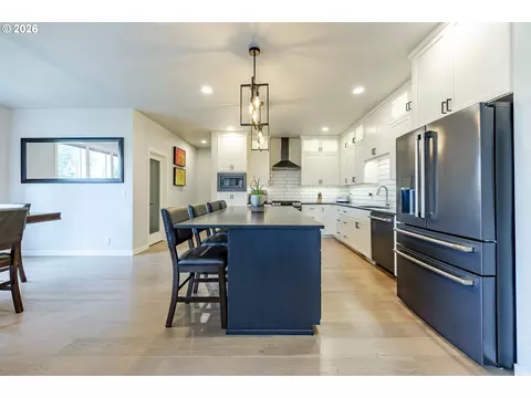 Kitchen - 3812 Siletz St, Eugene, OR 97408 photo 2 of 7