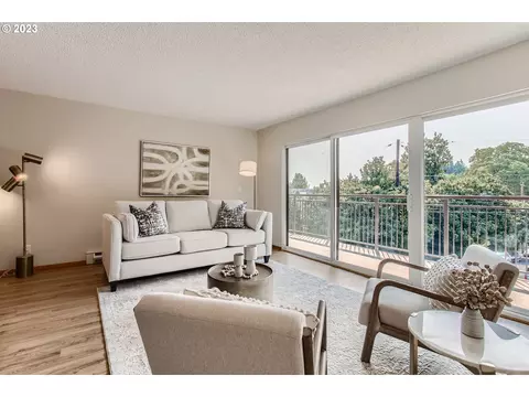 2393 SW Park Pl #209, Portland, OR 97205