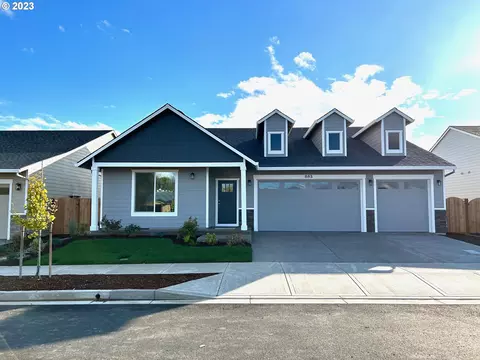 883 E Wilson St, Carlton, OR 97111