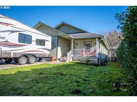 1230 N Knott St, Coquille, OR 97423