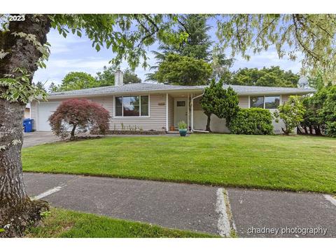 1206 SE 214th Ave, Gresham, OR 97030