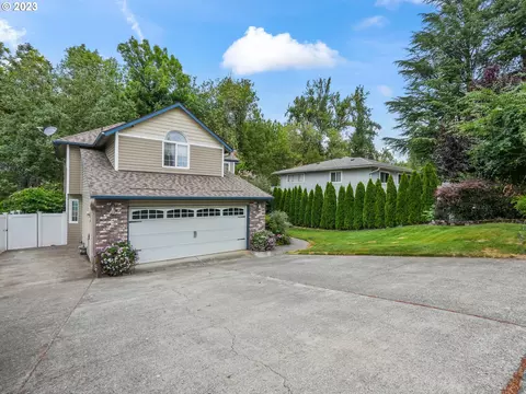 501 Willow Ave, Woodburn, OR 97071