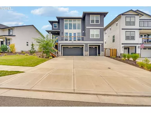 240 E Taylor Dr, Newberg, OR 97132