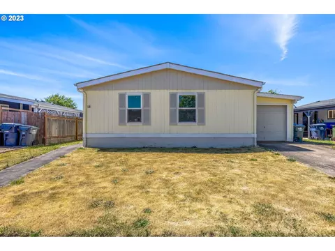 700 N Mill St #14, Creswell, OR 97426