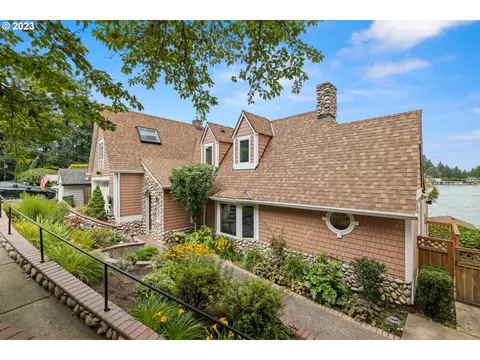 547 Northshore Rd, Lake Oswego, OR 97034