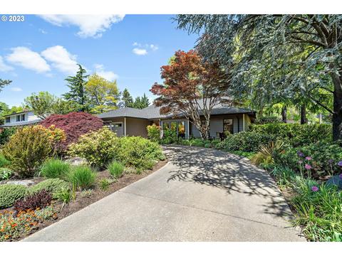 11125 SW Lynnridge Ave, Portland, OR 97225