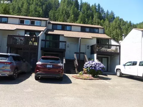 43605 State Highway 38 #11, Reedsport, OR 97467