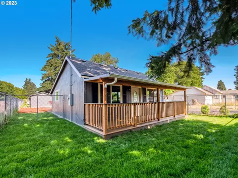 407 S 34th St, Springfield, OR 97478