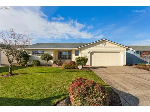 2031 Lilac Way, Woodburn, OR 97071