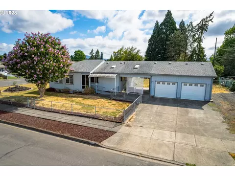 645 18th St, Springfield, OR 97477