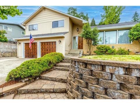 2345 W Crestview Ave, Roseburg, OR 97471