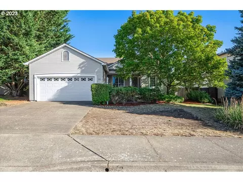 161 NE Cory St, Hillsboro, OR 97124