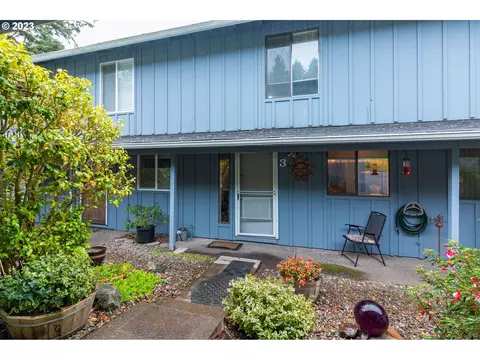 445 NE Williams Ave # 3, Depoe Bay, OR 97341