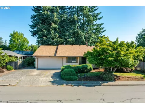 2103 E Haworth Ave, Newberg, OR 97132