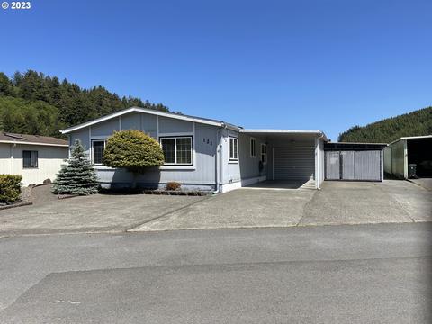 100 River Bend Rd #121, Reedsport, OR 97467