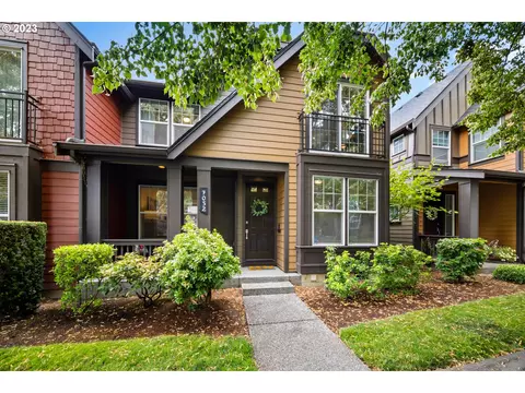 7052 NE Stonewater St, Hillsboro, OR 97124