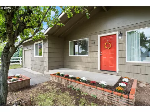 15215 SE Millmain Dr, Portland, OR 97233