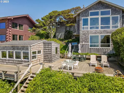 4524 Logan Ln, Cannon Beach, OR 97110