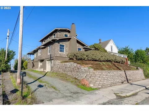 540 Delaware St, North Bend, OR 97459