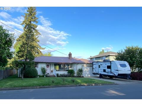 1746 NW Birch St, Mcminnville, OR 97128