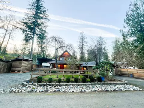 65790 E Sandy River Ln, Rhododendron, OR 97049