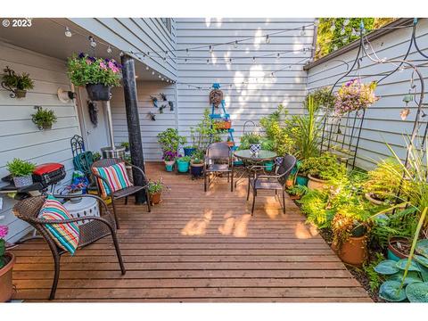 600 Island Dr #6, Gleneden Beach, OR 97388