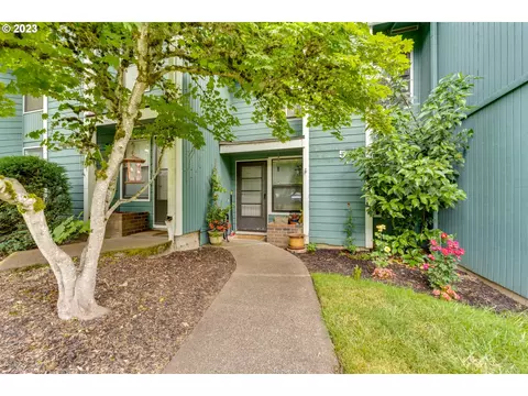 7925 SW Fanno Creek Dr #5, Tigard, OR 97224