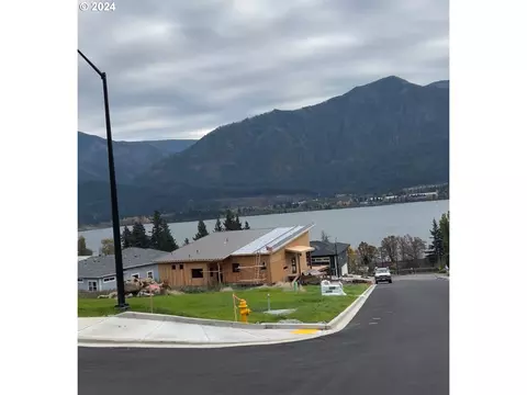 364 NE Lutheran Church Rd NE, Stevenson, WA 98648
