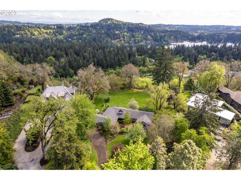 2410 Glen Eagles Rd, Lake Oswego, OR 97034