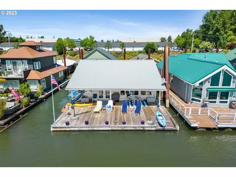 2630 N Hayden Island Dr #13, Portland, OR 97217