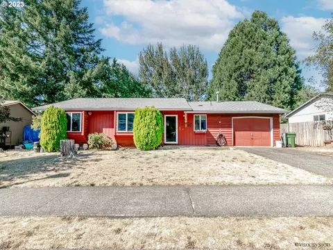 39755 Davis St, Sandy, OR 97055