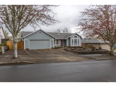 2363 SW Howard Dr, Mcminnville, OR 97128
