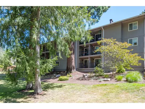 2680 SW 87th Ave #15, Portland, OR 97225