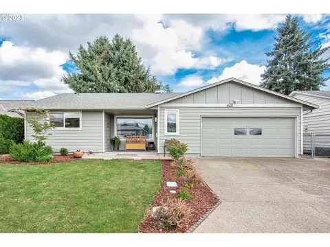 428 S Columbia Dr, Woodburn, OR 97071