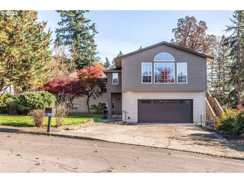 6672 Partridge Cir, Gladstone, OR 97027