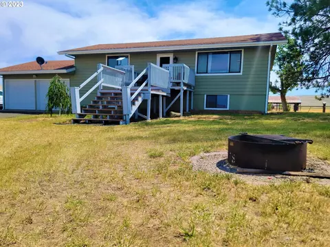 1752 Centerville Hwy, Centerville, WA 98613