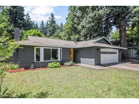 18887 SE River Rd, Milwaukie, OR 97267