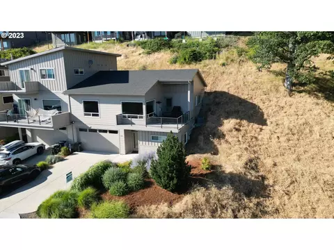 129 Ingram Pl, White Salmon, WA 98672