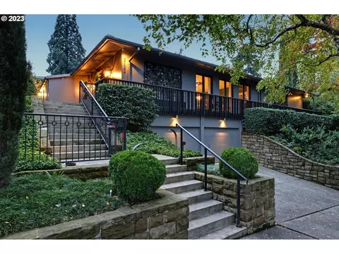 2122 SW Myrtle St, Portland, OR 97201