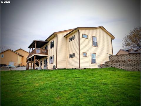 3285 SW Hailey Ave, Pendleton, OR 97801 photo 1