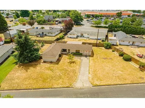 3530 Circle Dr, Albany, OR 97322