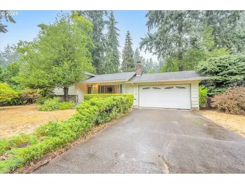 15131 SE Gladstone Dr, Portland, OR 97236