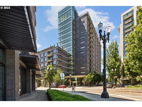 1255 NW 9th Ave #702, Portland, OR 97209