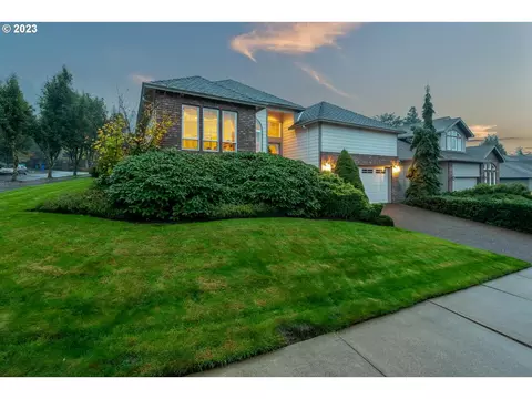 14204 SE Apple Ct, Happy Valley, OR 97086