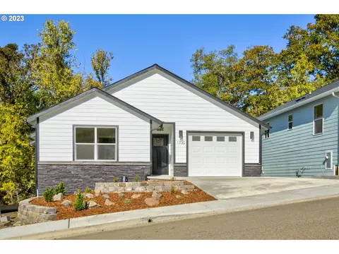 1730 NE Alameda Ave, Roseburg, OR 97470